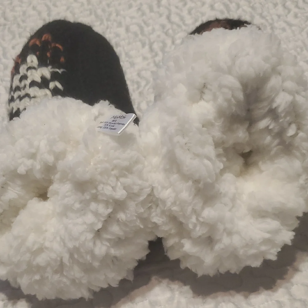 Cozy Black and White Knit Mittens - Picture 6 of 9